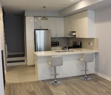 Executive Townhouse w/ Beautiful Upgrades - Photo 2