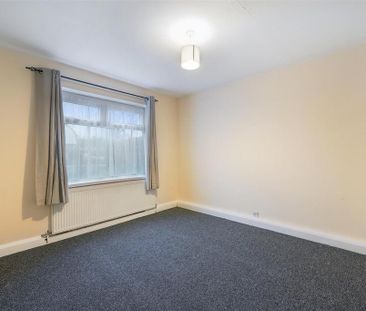 3 bedroom detached bungalow to rent - Photo 4