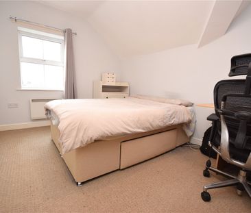 21, Manor Fold, Horsforth, Leeds, West Yorkshire, LS18 4DG - Photo 5