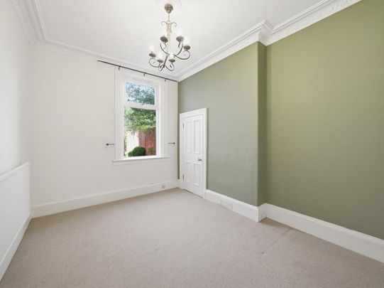 4 bedroom terraced house to rent - Photo 1