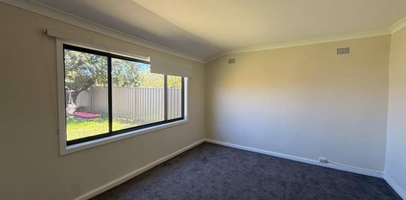 1 BEDROOM FULLY RENOVATED UNIT - Photo 2