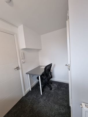 6 Bed Ensuite | House To Rent - Photo 1
