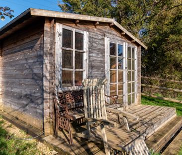 Willow Tree Cottage, Shoscombe - Photo 3