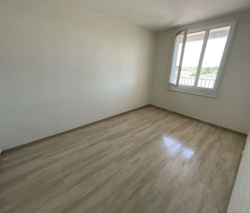Location Appartement 3 pièces 57m² BOURGES 18000 - Photo 2