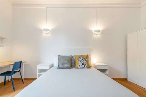 Carrer del Rosselló, Barcelona, Catalonia 08008 - Photo 1