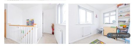3 bedroom detached house to rent - Photo 2