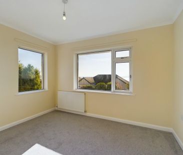 2 bedroom semi-detached bungalow to rent - Photo 2