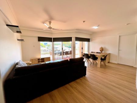 2/73 Spence Street, Cairns City, QLD 4870 - Photo 4