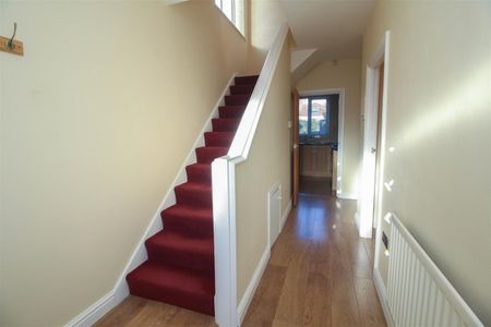 3 Bedroom House - Semi-Detached - Photo 3