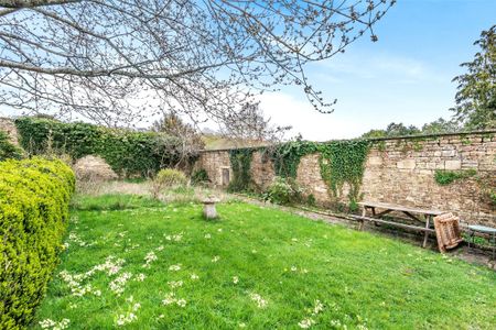 The Old House, The Hill, Freshford, Bath, BA2 - Photo 2