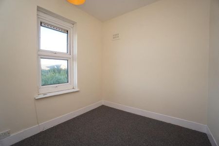 2 bedroom semi-detached house to rent - Photo 2