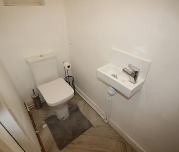 1 bedroom in a house share to rent - Photo 6