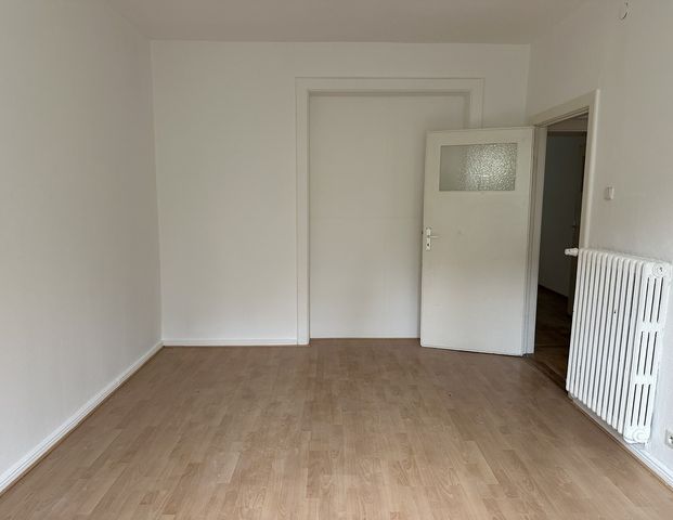 Großzügig geschnittene Balkonwohnung in grüner und ruhiger Wohnlage ***Laminat***2 Bäder*** - Photo 1