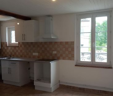 Location Appartement 2 pièces 46m² VILLENEUVE SUR YONNE 89500 - Photo 2