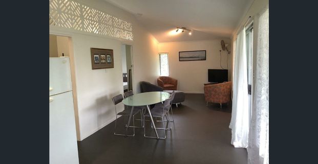 FULLY FURNISHED 2 BED UNIT INCLUDES SERVICES - Photo 1