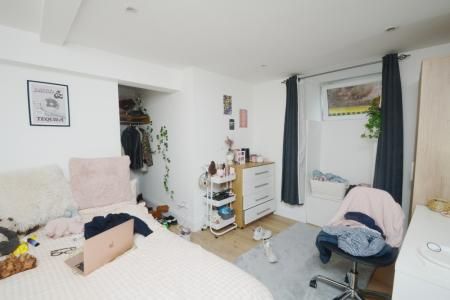 9 bed Aubrey Road, Fallowfield, Manchester, M14 - Photo 4