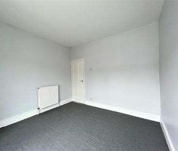 2 bedroom end of terrace house to rent - Photo 1