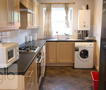 5 bedroom terraced house to rent - Photo 2 | Rentumo