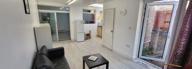 RM1 Glengall Grove | Isle of Dogs | London | E14 3NE - Photo 1