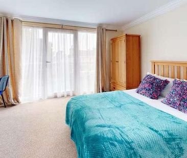 Emily Gardens, Plymouth, PL4 - Photo 3