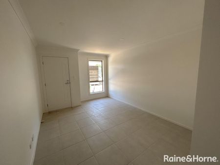 3 Bedroom Home In Blakeview! - Photo 2