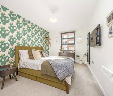2 bedroom flat to rent - Photo 2