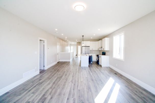 7 Beasley Cres, Prince Edward, ON K0K 2T0 - Photo 1