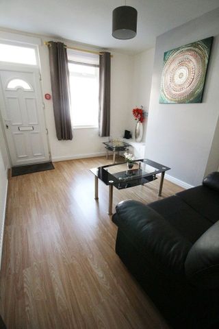 Student Accommodation, 58 Shakespeare Street, High Street, Lincoln, Lincolnshire, LN5 8JS, United Kingdom - Photo 5