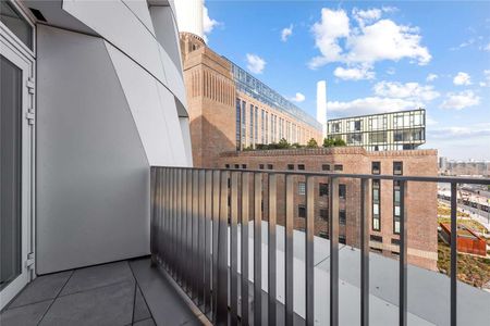 An incredible two bedroom apartment located in the exciting new development within the iconic Battersea Power Station. - Photo 2