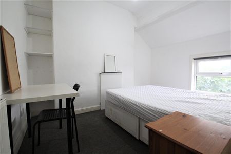 5 bedroom terraced house to rent - Photo 2