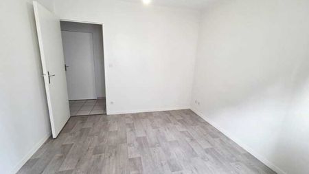 Location Appartement 2 pièces 51m² ORLEANS 45000 - Photo 3