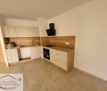 Location Appartement 2 pièces 46m² SOLLIES PONT 83210 - Photo 3