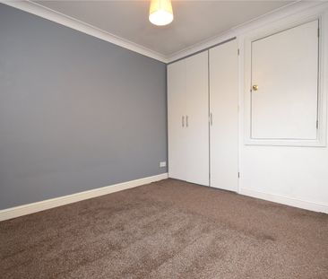 7, Martin Close, Morley, Leeds, West Yorkshire, LS27 8WF - Photo 2