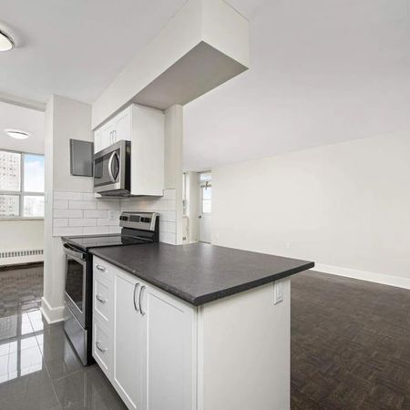 Champlain Towers - Photo 3