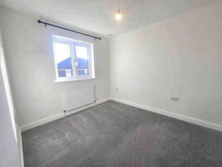 3 bedroom link detached house to rent - Photo 3