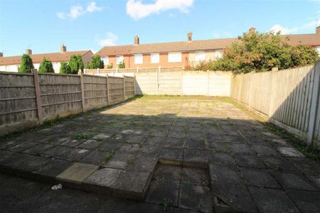 3 bedroom property with land to rent - Photo 4
