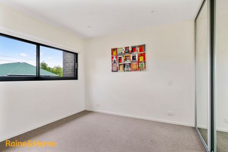 Fantastic Two Storey Executive Townhouse! - Photo 3