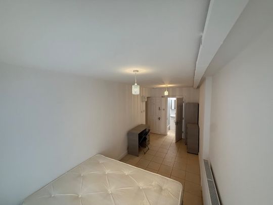 1 Bed Flat, Rosebank Gardens North, E3 - Photo 1