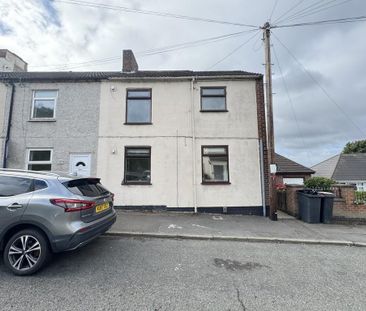 3 bedroom end of terrace house to rent - Photo 6