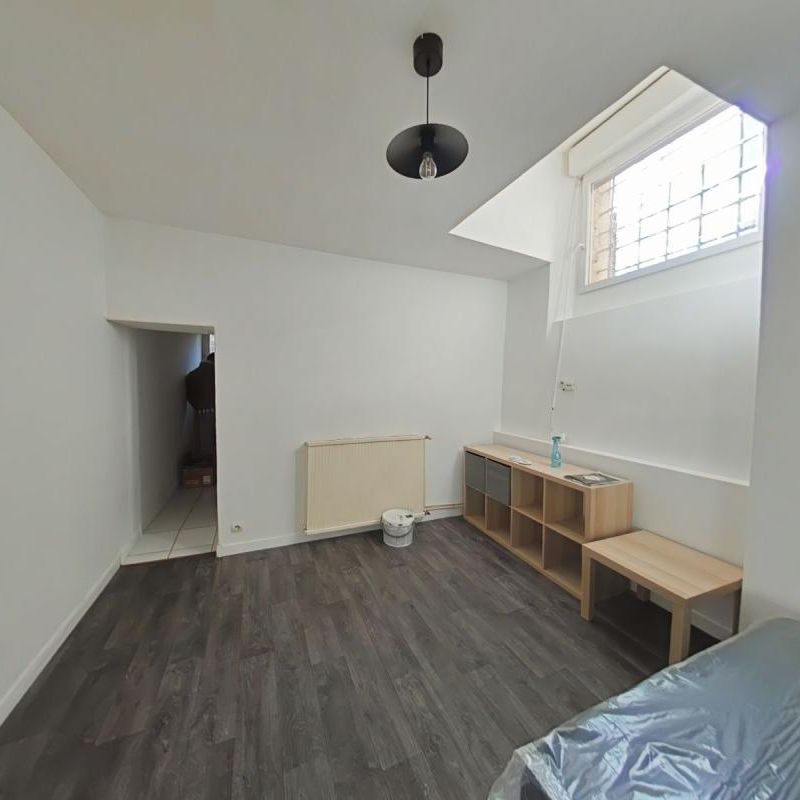 Location Appartement 1 pièce Meublé 24m² ROMANS SUR ISERE 26100 - Photo 1