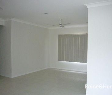 Amazing 3 Bedroom Home in Burdell available from 15th October!! - Photo 1