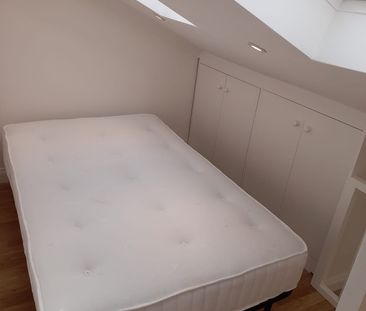 1 Bed Flat, Halston Close, SW11 - Photo 4