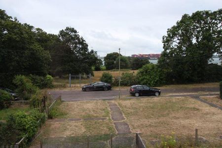 2 bedroom property to rent - Photo 2