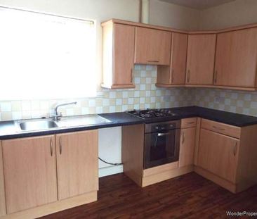 2 bedroom property to rent in Oldham - Photo 1