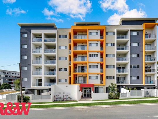 Stylish Apartment in the Heart of Campbelltown - Photo 1