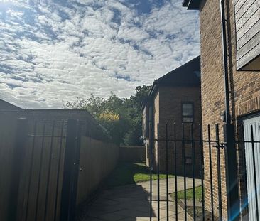 2 Bed Flat, Broadfields, HA2 - Photo 3