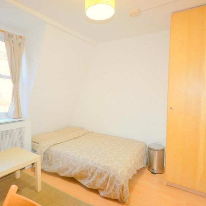 Flat 15 Claverton Street, Pimlico SW1V 3AX - Photo 1