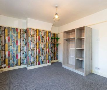 2 bedroom end of terrace house to rent - Photo 3