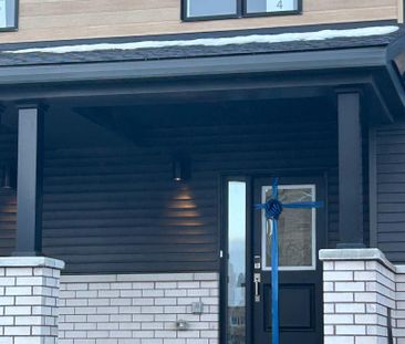 For Lease - 527 Galanthus Walk, Kanata, Ontario - Photo 1