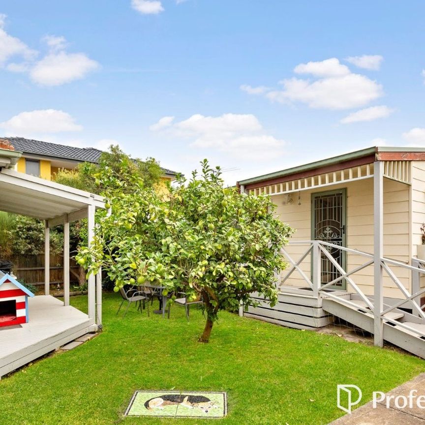 Comfortable Student Living Moments from Monash University - Photo 1